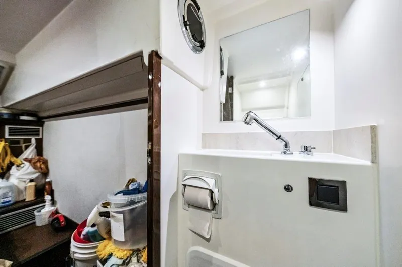 59' 2020 Prestige 590 Flybridge Yacht Photos Pics 