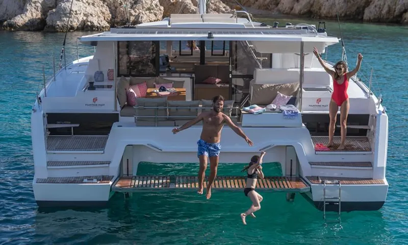  Yacht Photos Pics Manufacturer Provided Image