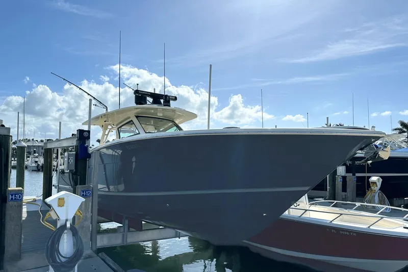 Irrigator Yacht Photos Pics 