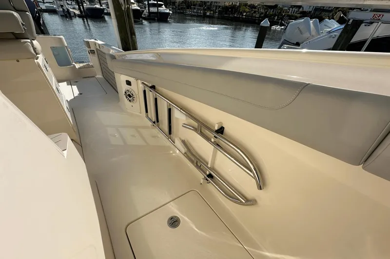 Irrigator Yacht Photos Pics 