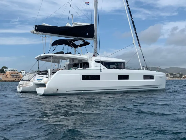 Butterfly Yacht Photos Pics 