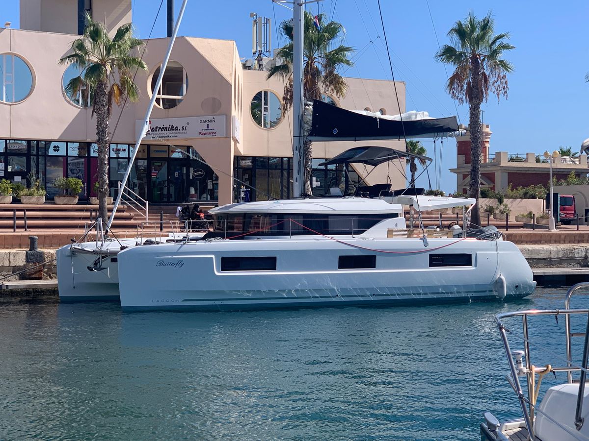 2021 Lagoon 45 
