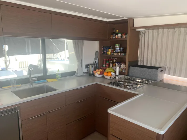 Butterfly Yacht Photos Pics 