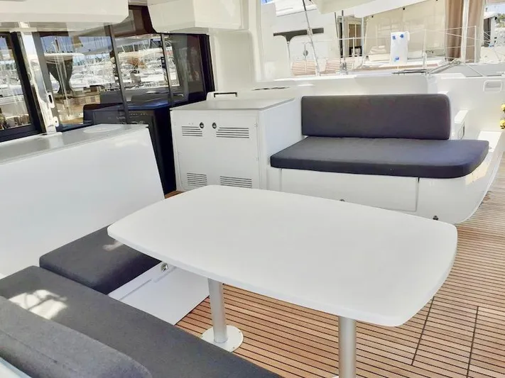 Butterfly Yacht Photos Pics 