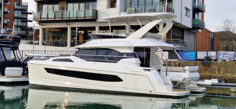  Yacht Photos Pics Aquila 44 Yacht