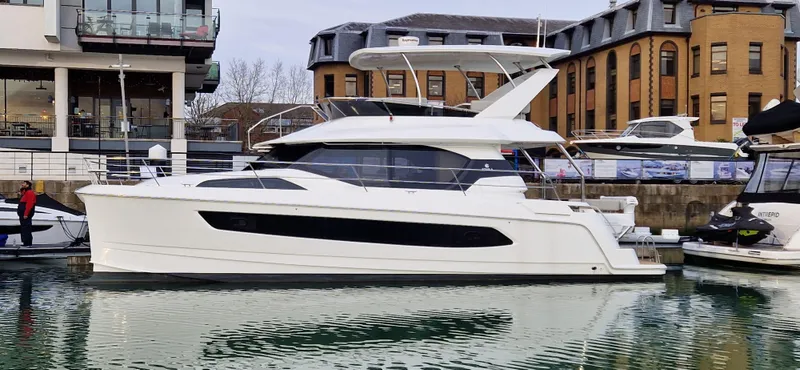  Yacht Photos Pics Aquila 44 Yacht