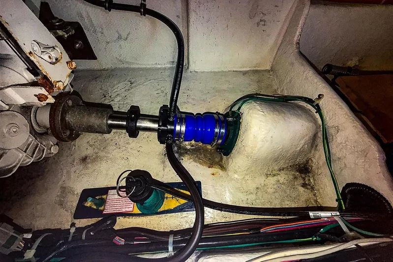 Daybreak Yacht Photos Pics BRAND NEW TIDES DRIPPLESS SHAFT SEALS!