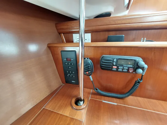 Wind & Wine Yacht Photos Pics Beneteau Oceanis 42CC 2002 interior with radio and control panel.