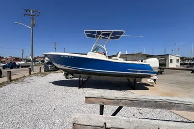 Chris-Craft Catalina 23