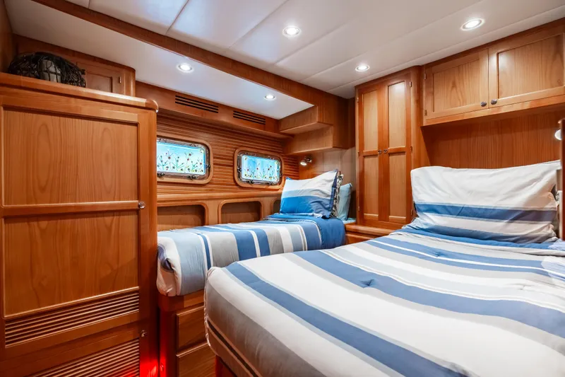 Merry Lady Yacht Photos Pics 