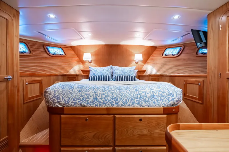 Merry Lady Yacht Photos Pics 