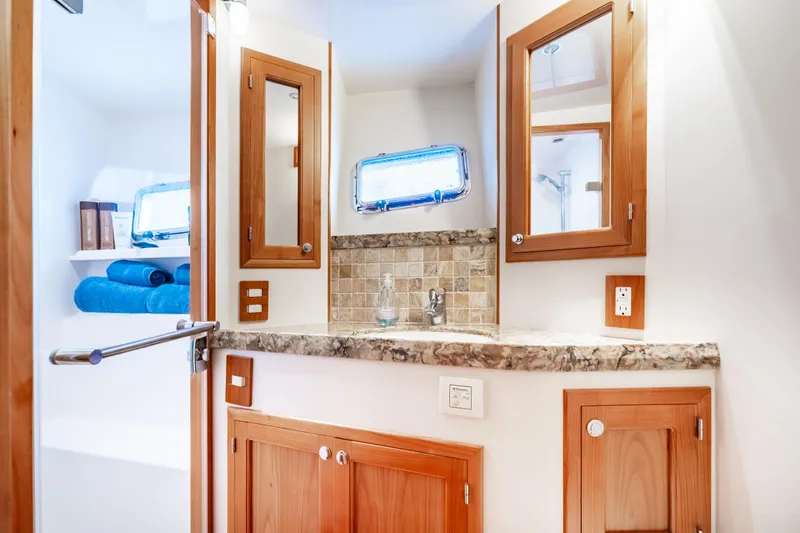 Merry Lady Yacht Photos Pics 