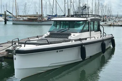 2019 Axopar 37 Sports Cabin