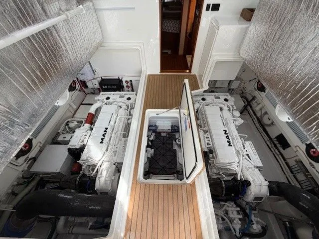 Long Shot II Yacht Photos Pics 