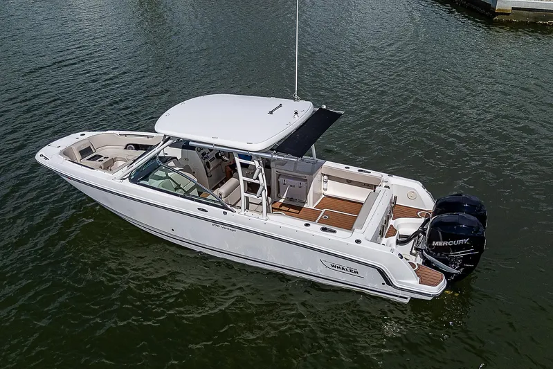  Yacht Photos Pics 2018 Boston Whaler 270 Vantage boat on water, featuring dual Mercury engines.