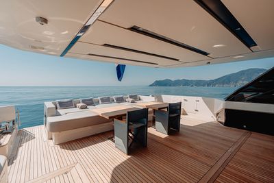 Yacht