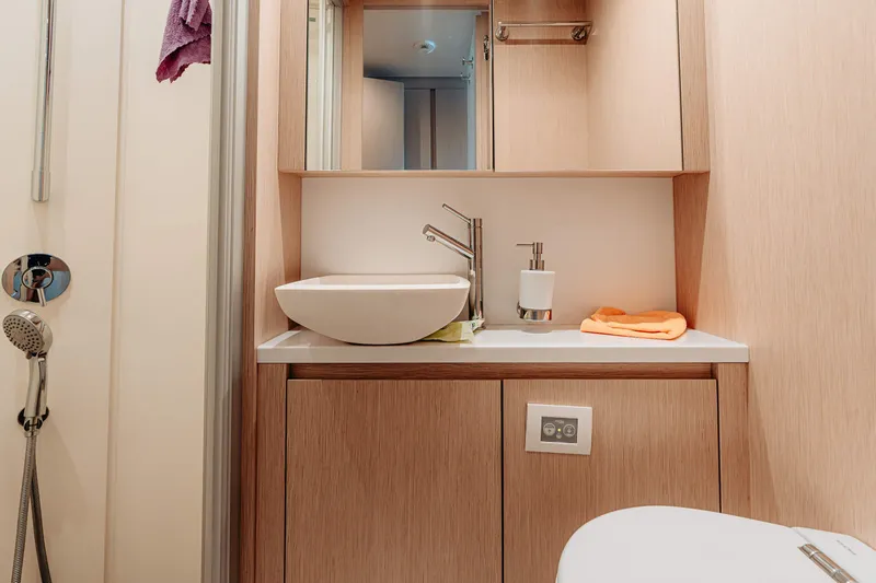 Sl106a Yacht Photos Pics 