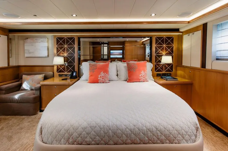 3w Yacht Photos Pics Luxurious bedroom interior of 2010 Horizon 74 Motoryacht with elegant decor and ambient lighting.