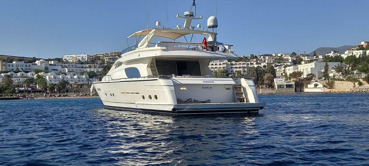 2001 Ferretti Yachts 82 