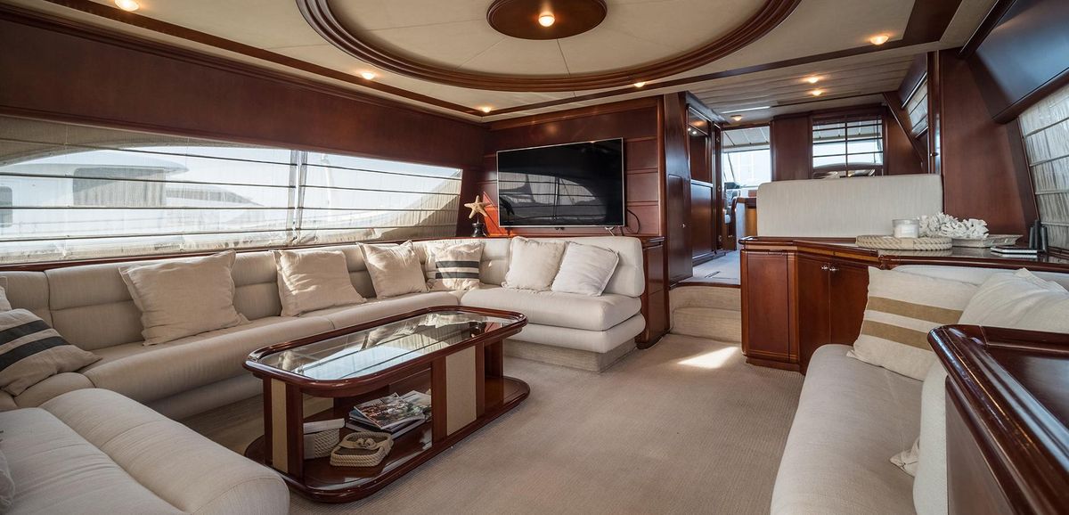 2001 Ferretti Yachts 82 