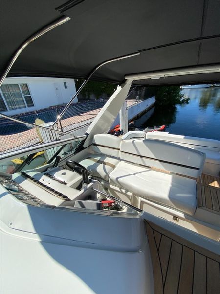 1998 Trojan 400 Express Yacht