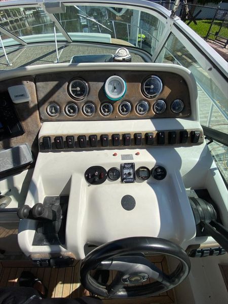 1998 Trojan 400 Express Yacht