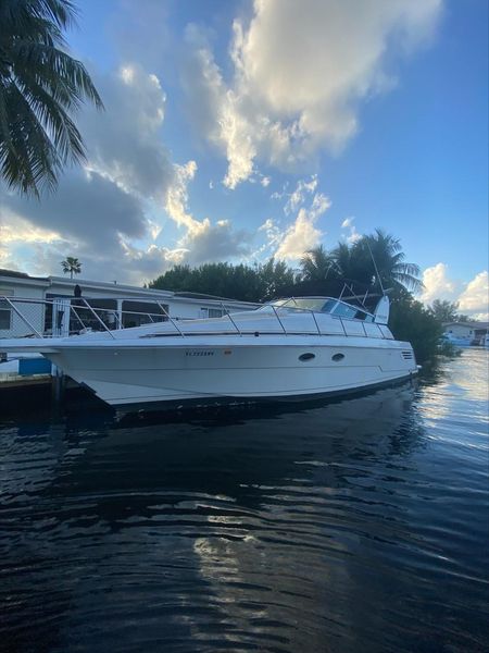 1998 Trojan 400 Express Yacht