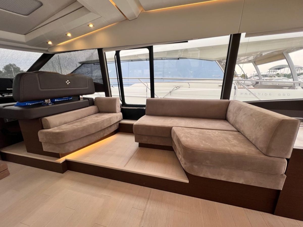 2021 Prestige 59 