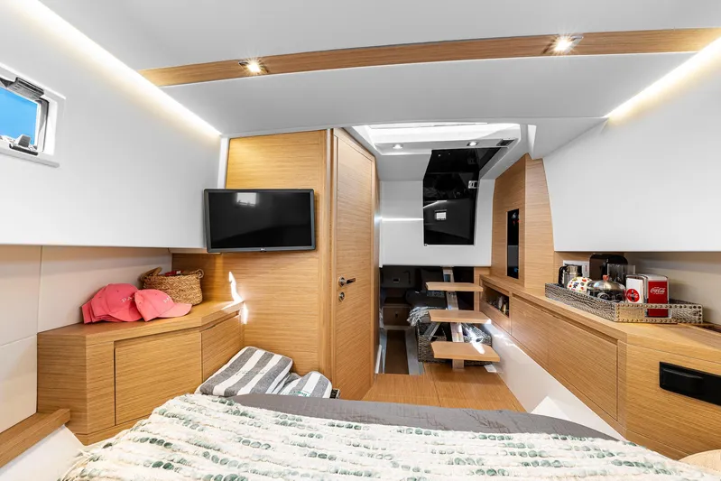 Bote Coco Yacht Photos Pics Luxurious interior of 2023 Pardo Yachts P38, featuring modern design and cozy amenities.