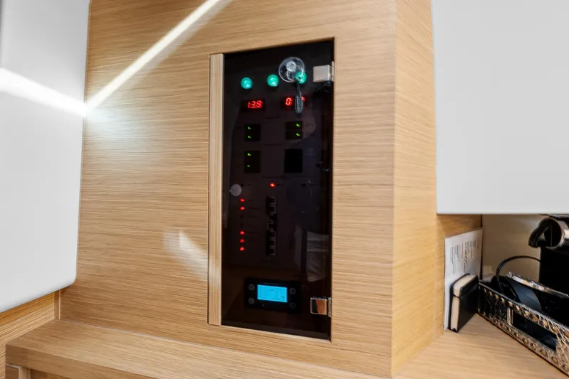 Bote Coco Yacht Photos Pics Control panel inside 2023 Pardo Yachts P38, featuring modern design and digital displays.