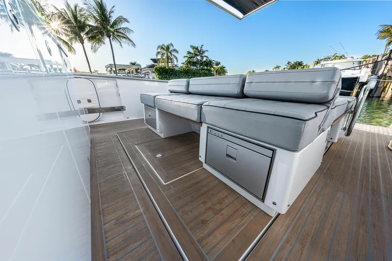 Bote Coco Yacht Photos Pics 