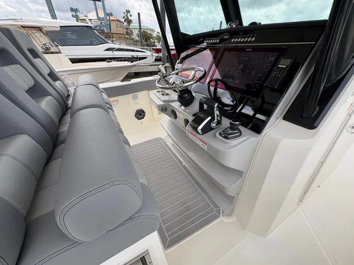 2026 Boston Whaler 360 Outrage Yacht Photos Pics 