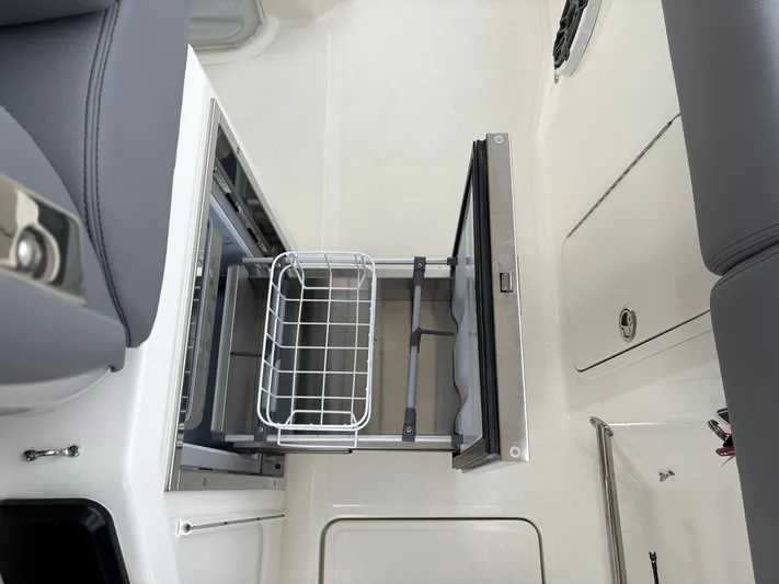 2026 Boston Whaler 360 Outrage Yacht Photos Pics 