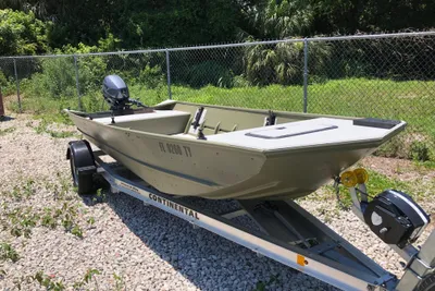 Lowe Jon L1648M Aura