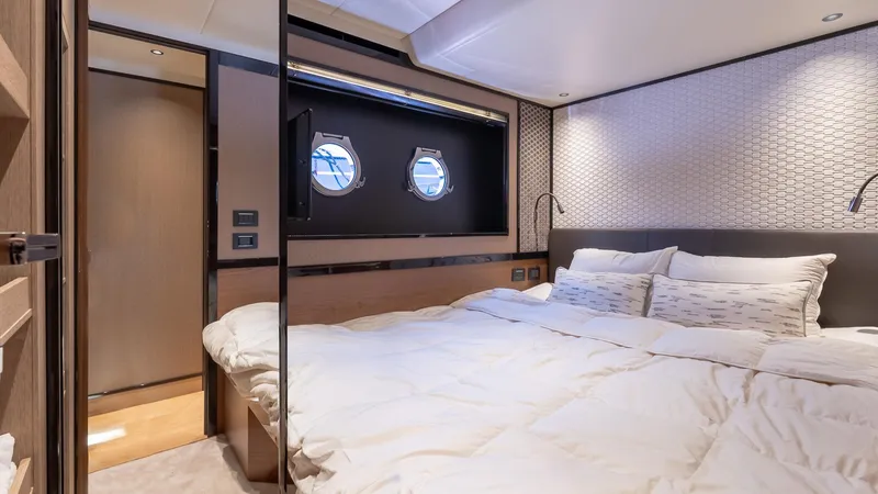 Available Now Yacht Photos Pics 