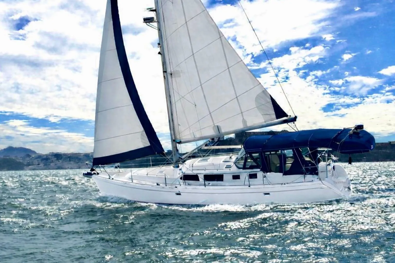 Hunter 44 Deck Salon