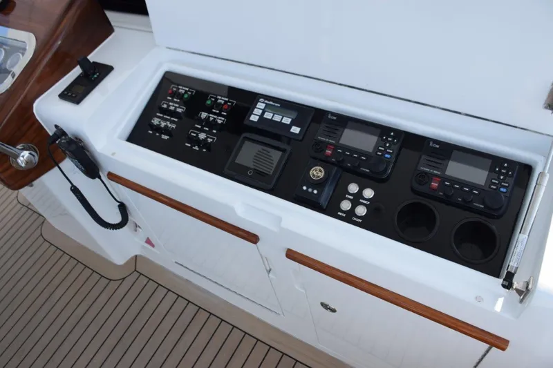 Ventura Yacht Photos Pics Bow Thruster and Radio Box
