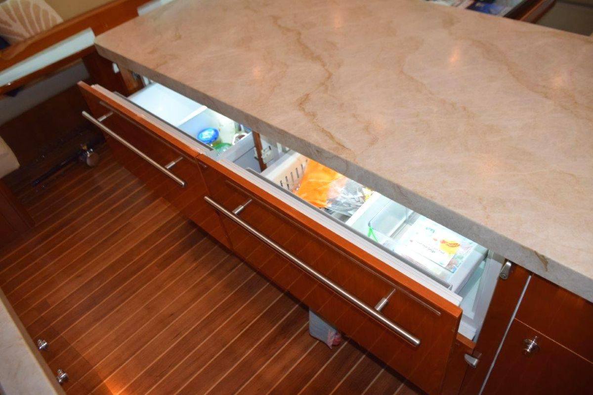 2005 Hatteras 60 
