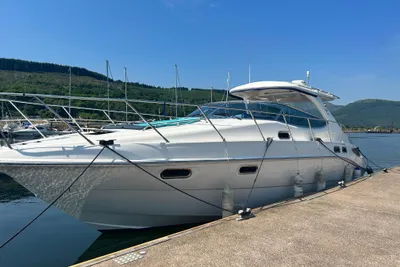 2004 Sealine S42