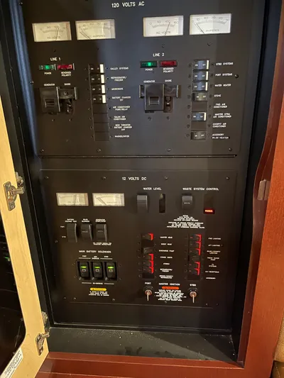  Yacht Photos Pics Electrical control panel of 2007 Sea Ray 380 Sundancer.