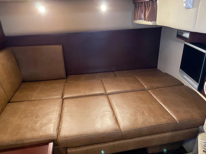  Yacht Photos Pics Interior of 2007 Sea Ray 380 Sundancer with leather sofa.