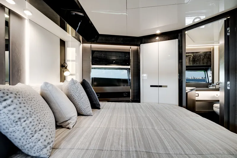 Partnership IV Yacht Photos Pics 