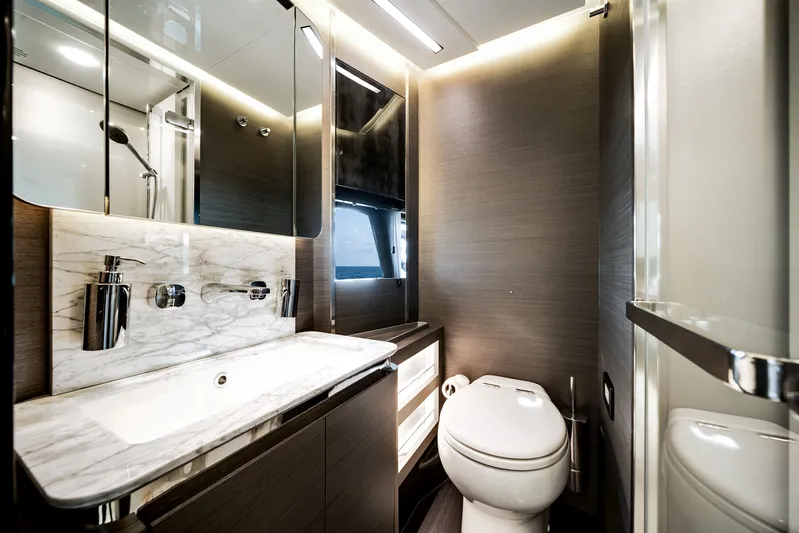 Partnership IV Yacht Photos Pics 