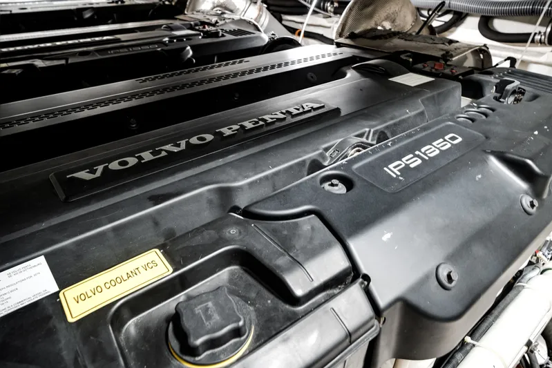 Partnership IV Yacht Photos Pics 