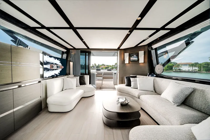 Partnership IV Yacht Photos Pics 