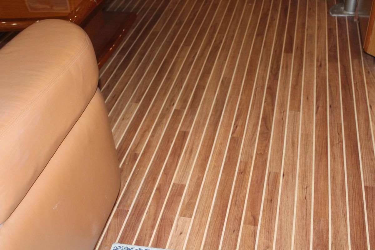 2003 Viking 65 