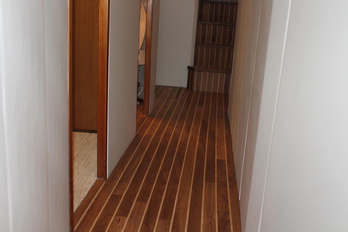 2003 Viking 65 