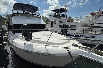 Carver 355 Aft Cabin