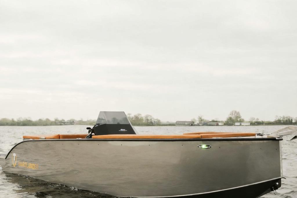 2023 Futuro Boats Futuro ZX25 V8 Mercruiser | 350 pk | Aluminium | Metallic