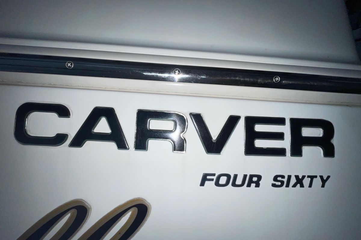 2004 Carver 46 